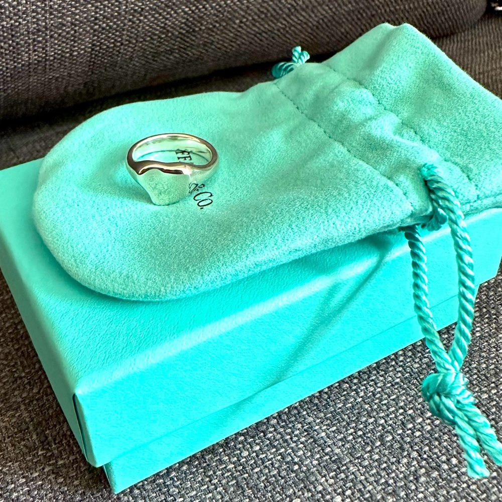 Tiffany & Co, Elsa Peretti full heart ring, size 6